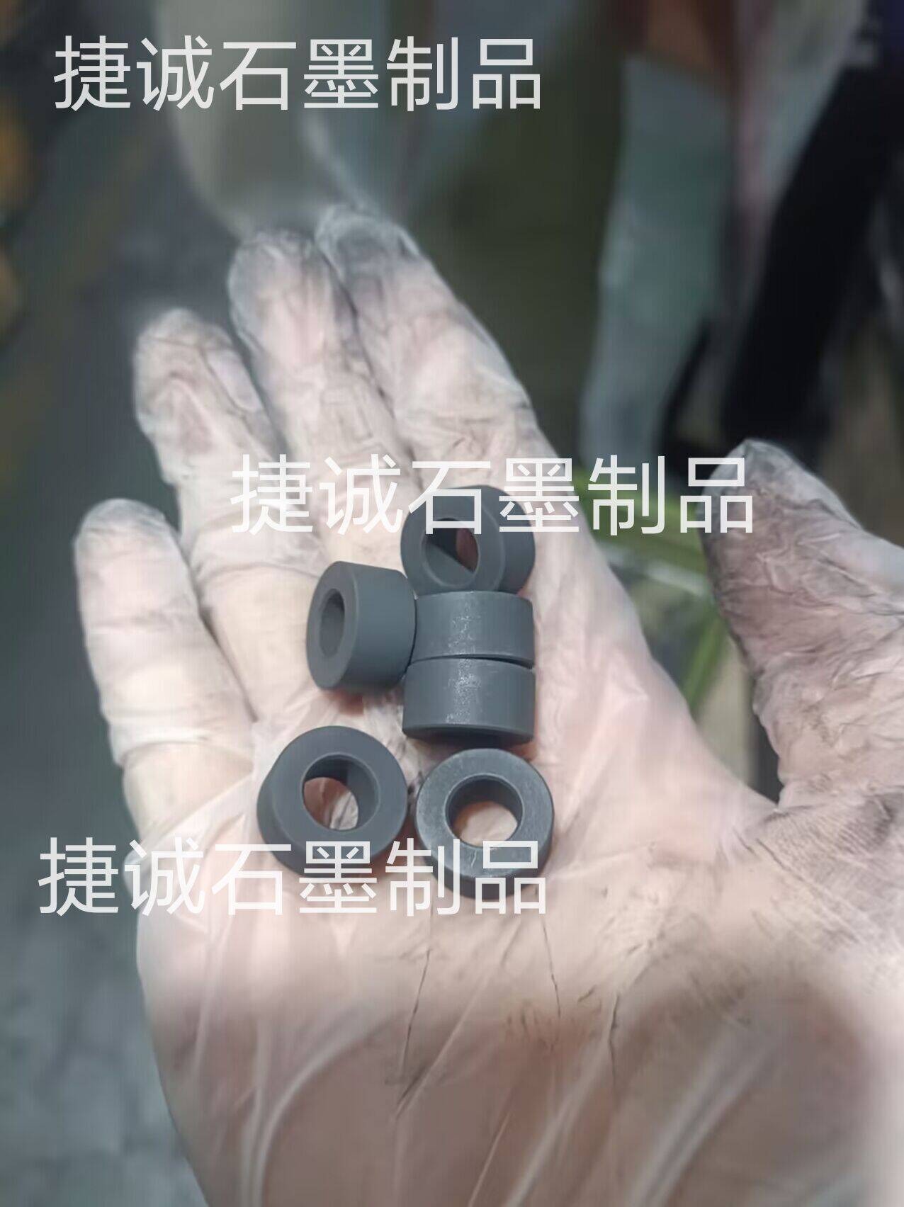 石墨烧结轴承，球墨铸铁轴承，耐磨石墨轴套，浸渍石墨轴承套，石墨轴承，滚动石墨轴承，高纯石墨轴承，石墨轴承加工，石墨轴承生产厂家